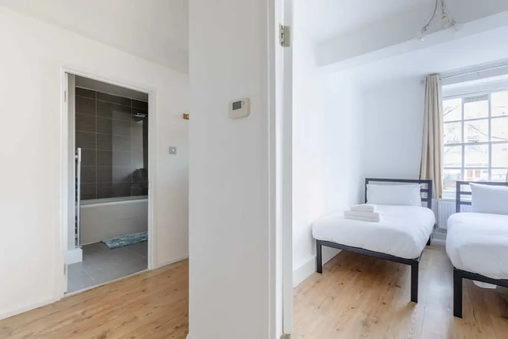 Inviting 2BD Flat 15 Minutes From Regents Park!