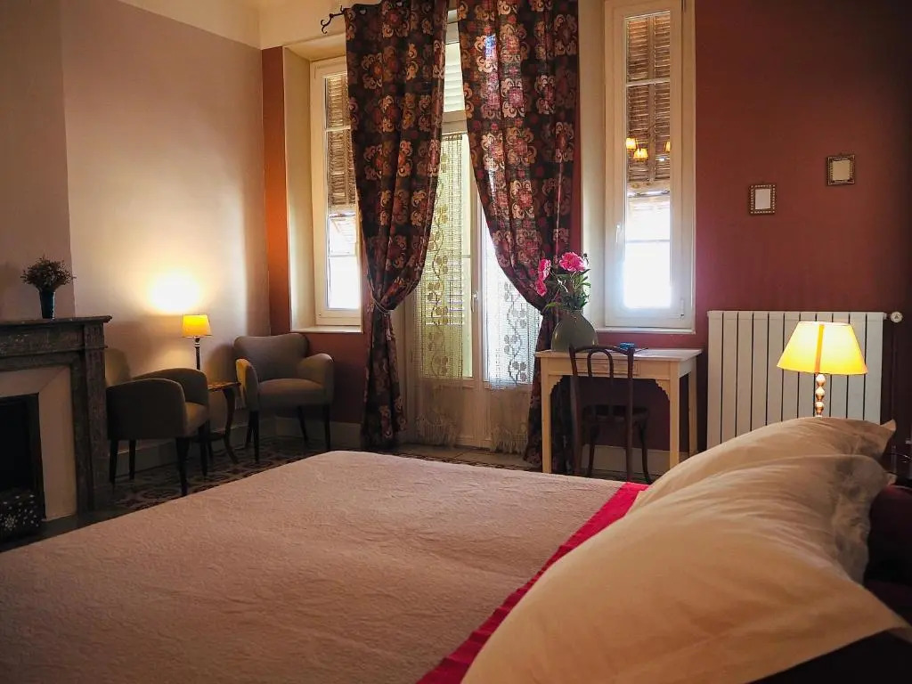 Maison Velvet