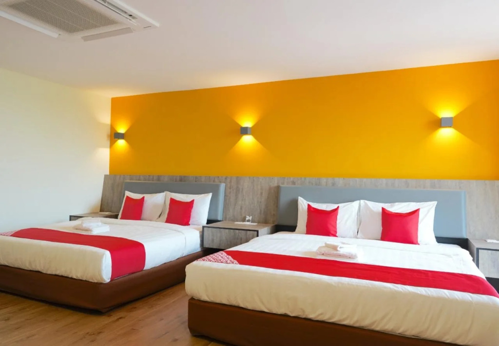 OYO 43987 Season Inn