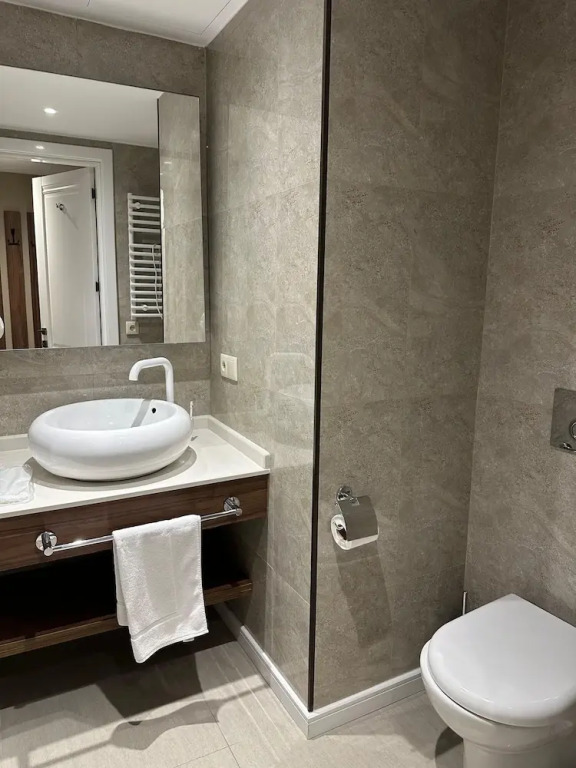 Elegant Apartment with Sea View in Alliance Palace