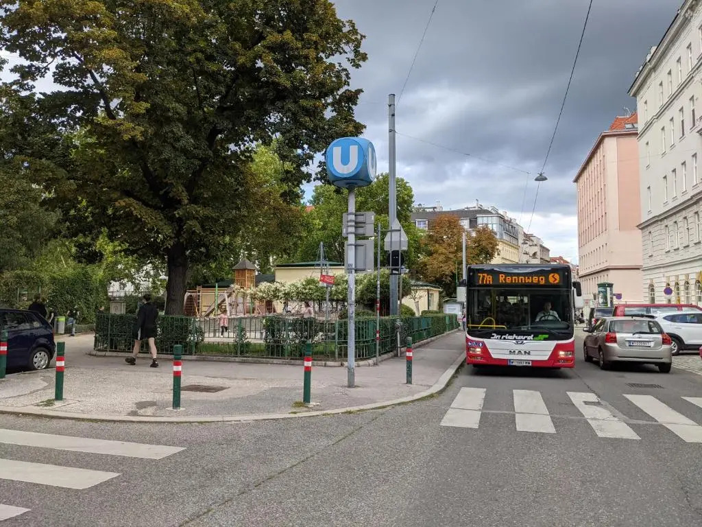 Quiet and Green Studio 10min from Heart of Vienna