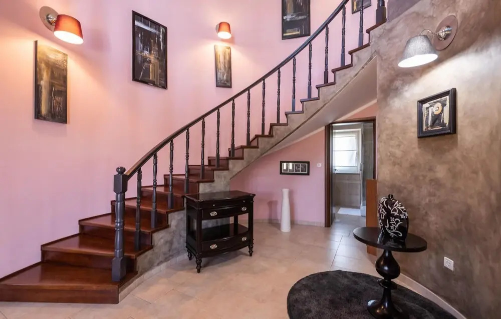 Stunning Home in Sumber with Outdoor Swimming Pool, Hot Tub & 3 Bedrooms