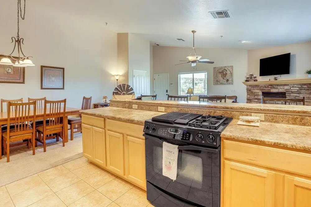2 Mi to Lake: Apt w/ Balcony in Payson!