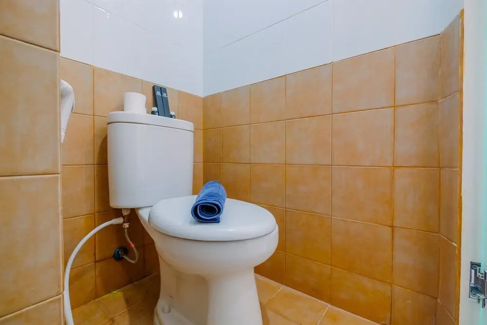 Functional and Artistic 2BR Green Pramuka Apartment