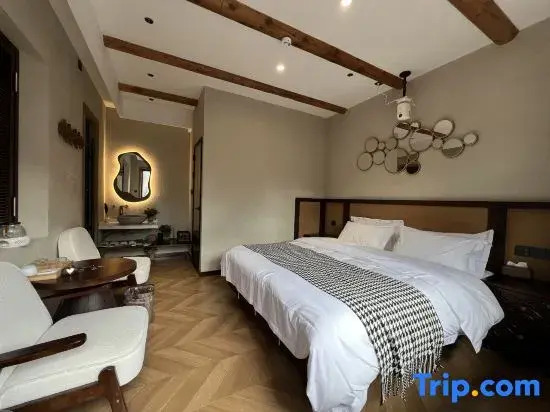Pengyou Yinsu Design Guesthouse (Kanas Old Village)