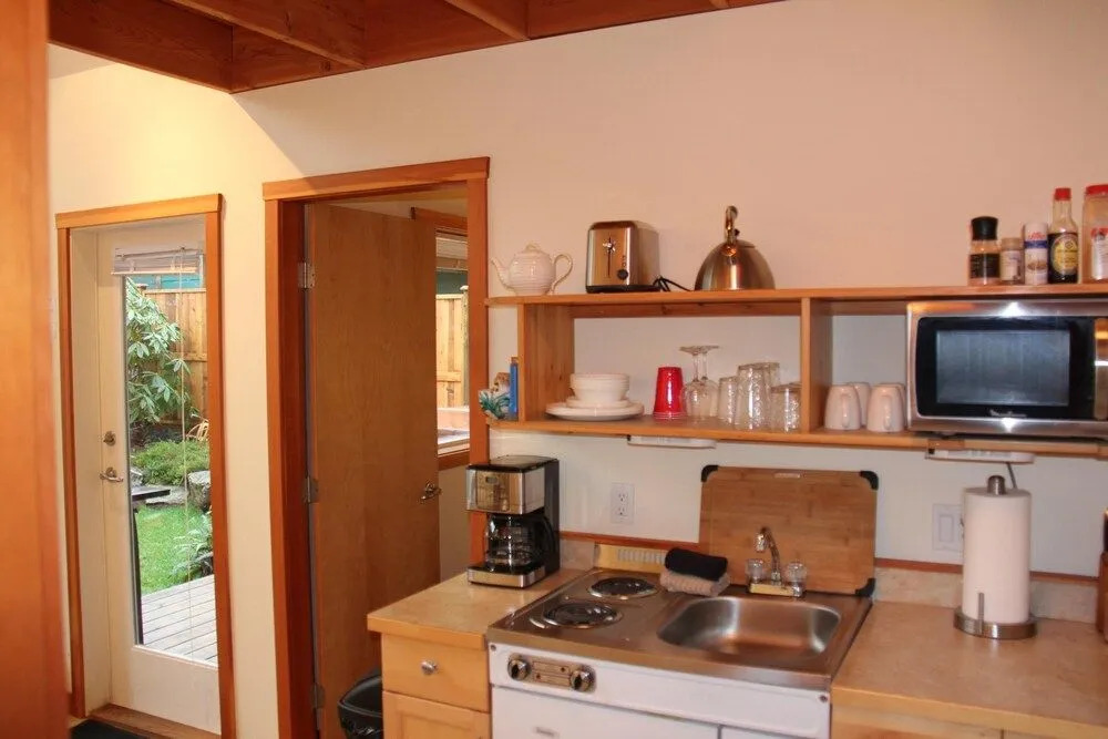 Private Oceanfront Cabin And Hot Tub! - Gww