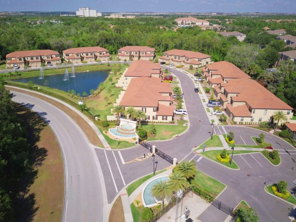 Tropical Fountains condo