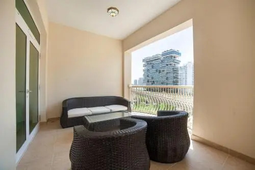 2BR ON PALM JUMEIRAH SHORELINE 20 - With Beach Access & a Complimentary Golf