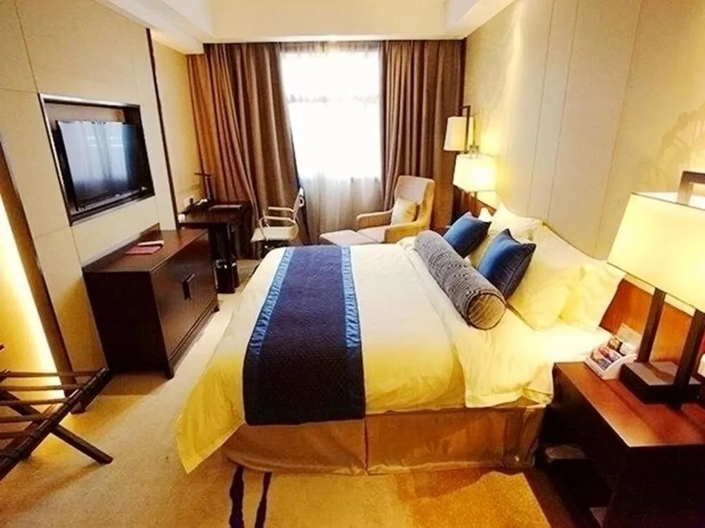 Leadersky Hotel