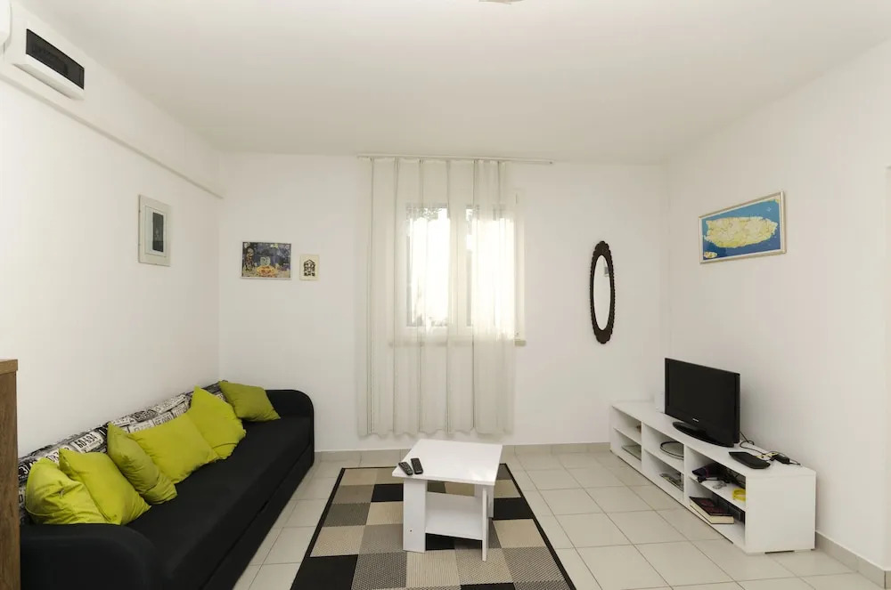 House Bojan
