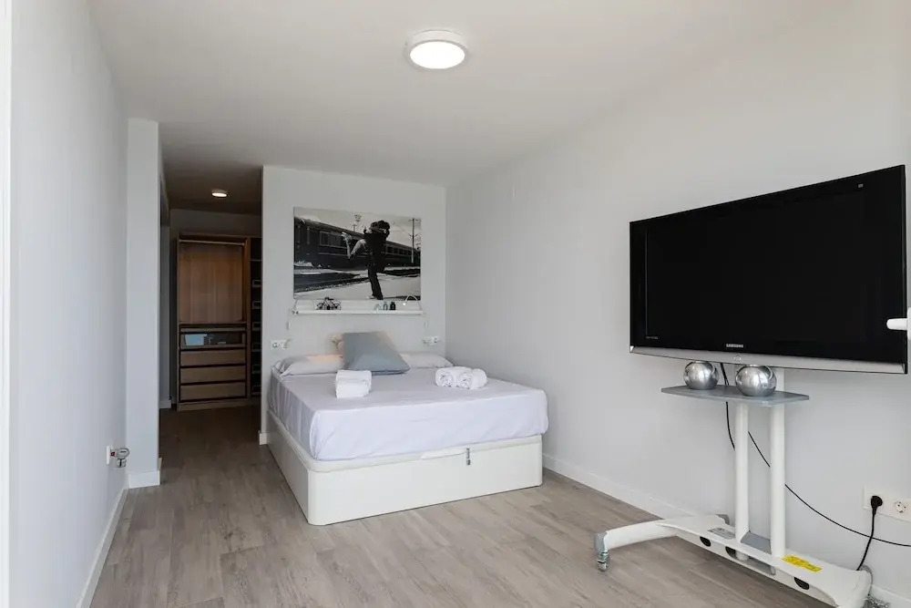 Sea View Apartment 2 Min Walk From the Beach
