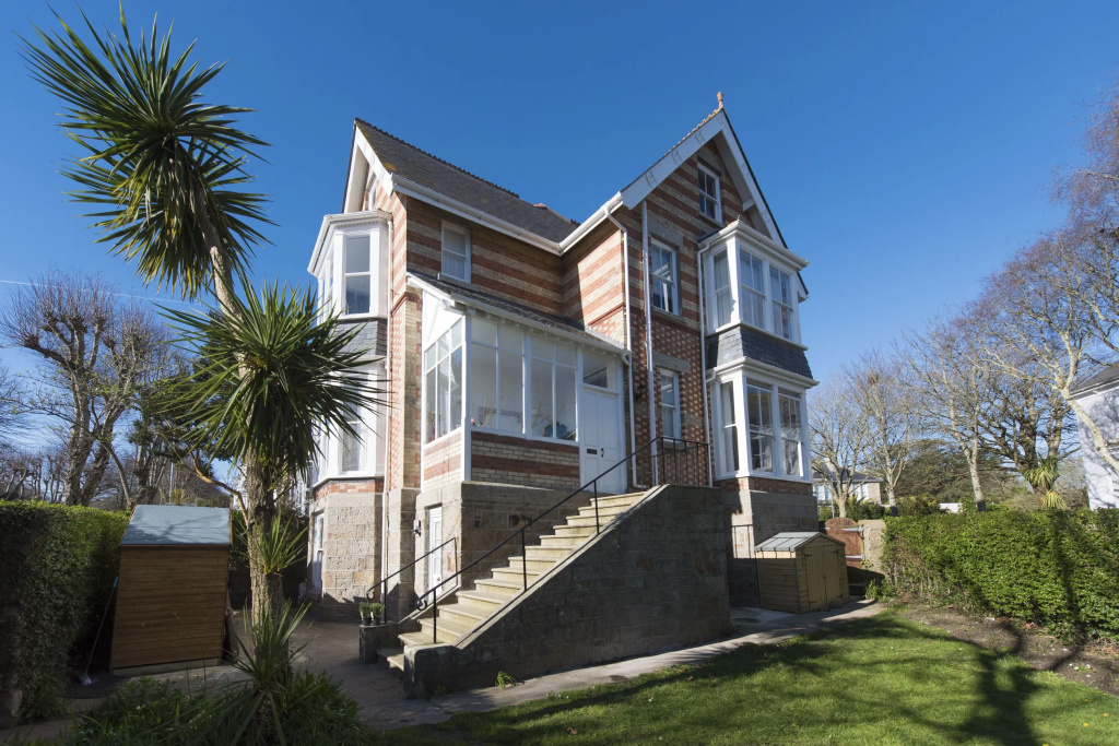 Holbein House B&B