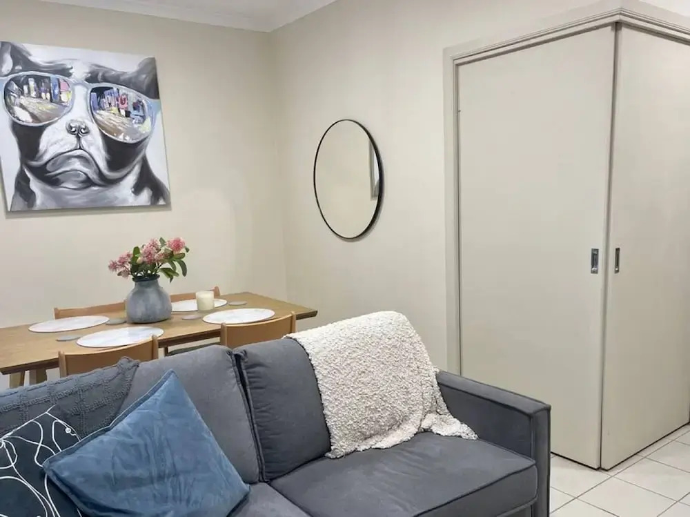 Morgan Place Central Melbourne CBD Apartment on Flinders Lane Late Check-out Complimentary Welcome Hamper