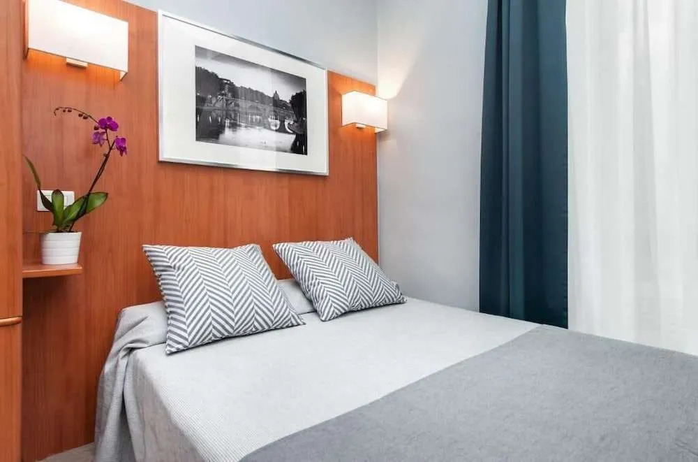 Hotel Reyes