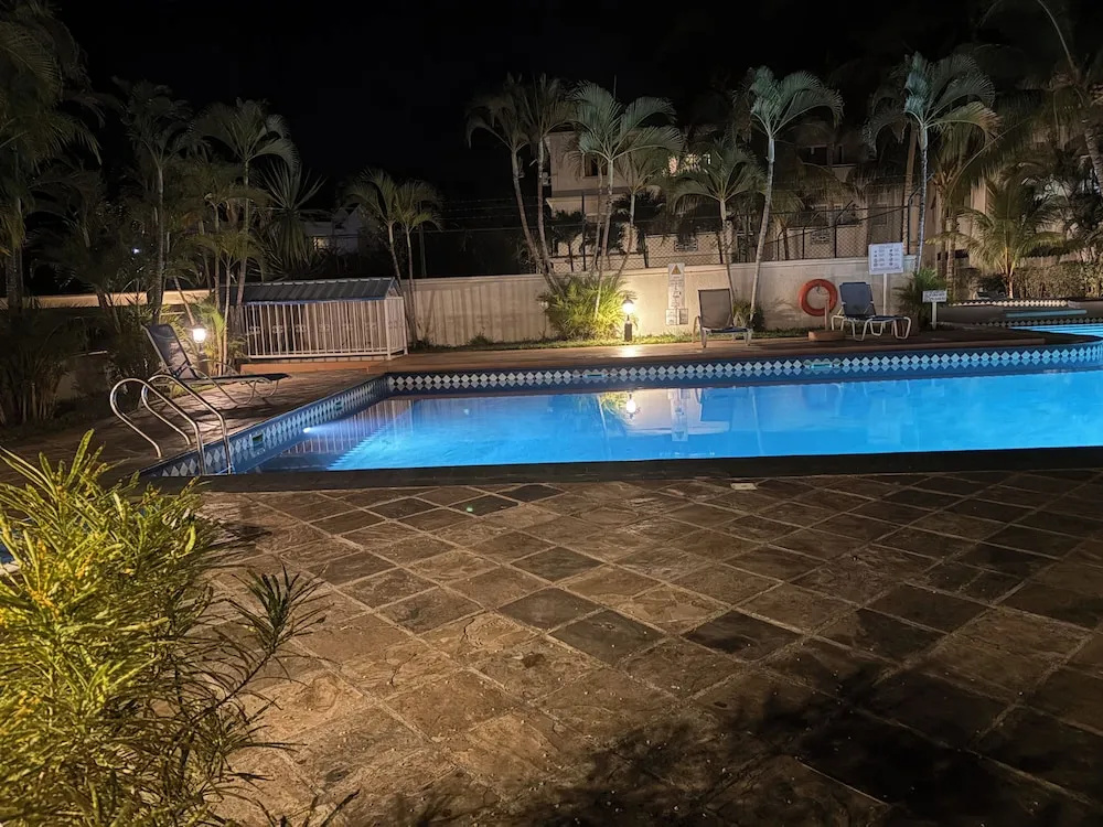 Lovely Apartment in Flic en Flac, Close to the Lovely Beach and all Amenities