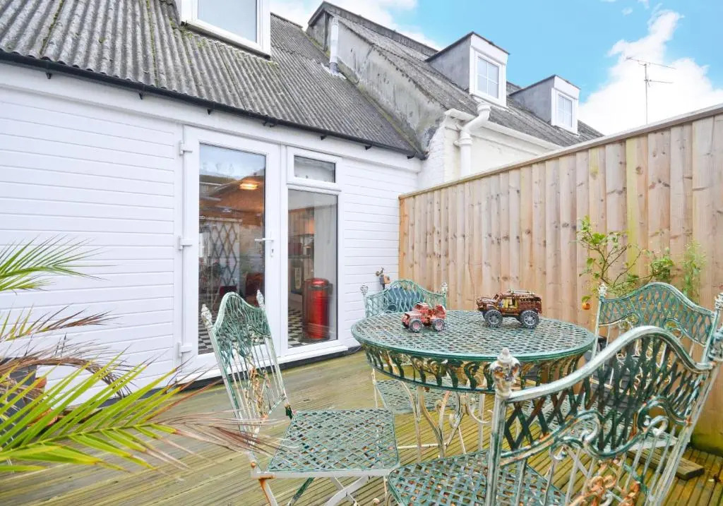 36A Cowes High Street