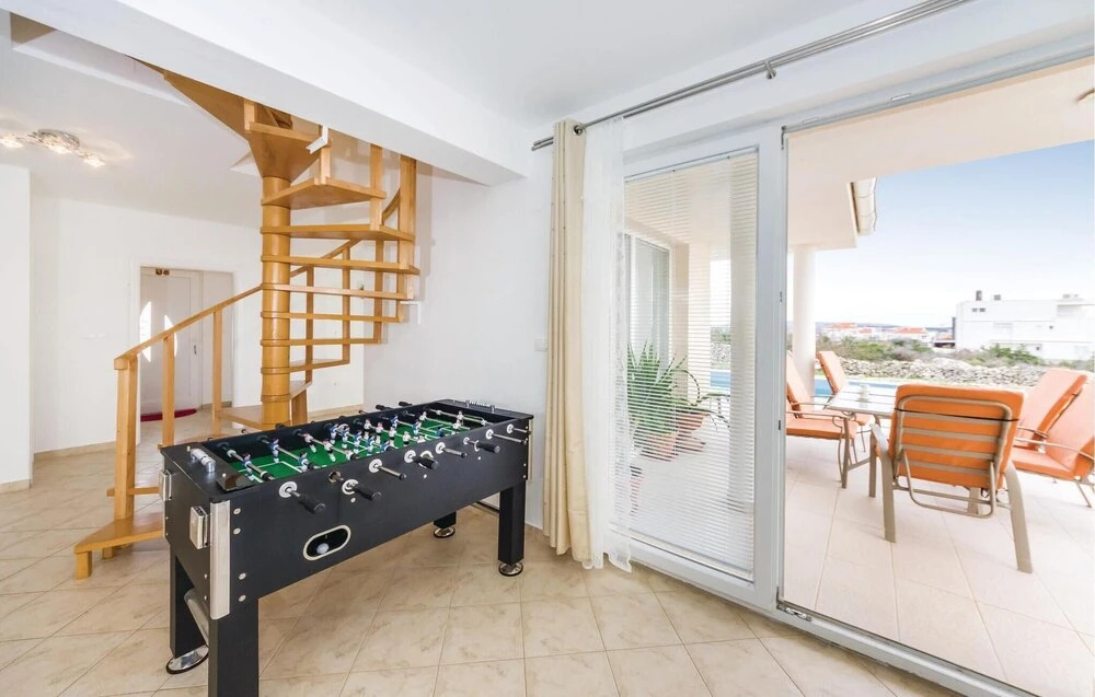 Awesome Home in Novalja With Wifi and 3 Bedrooms