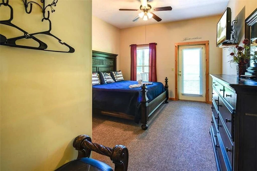 American Heritage 4 Bedroom Home with Mountain View