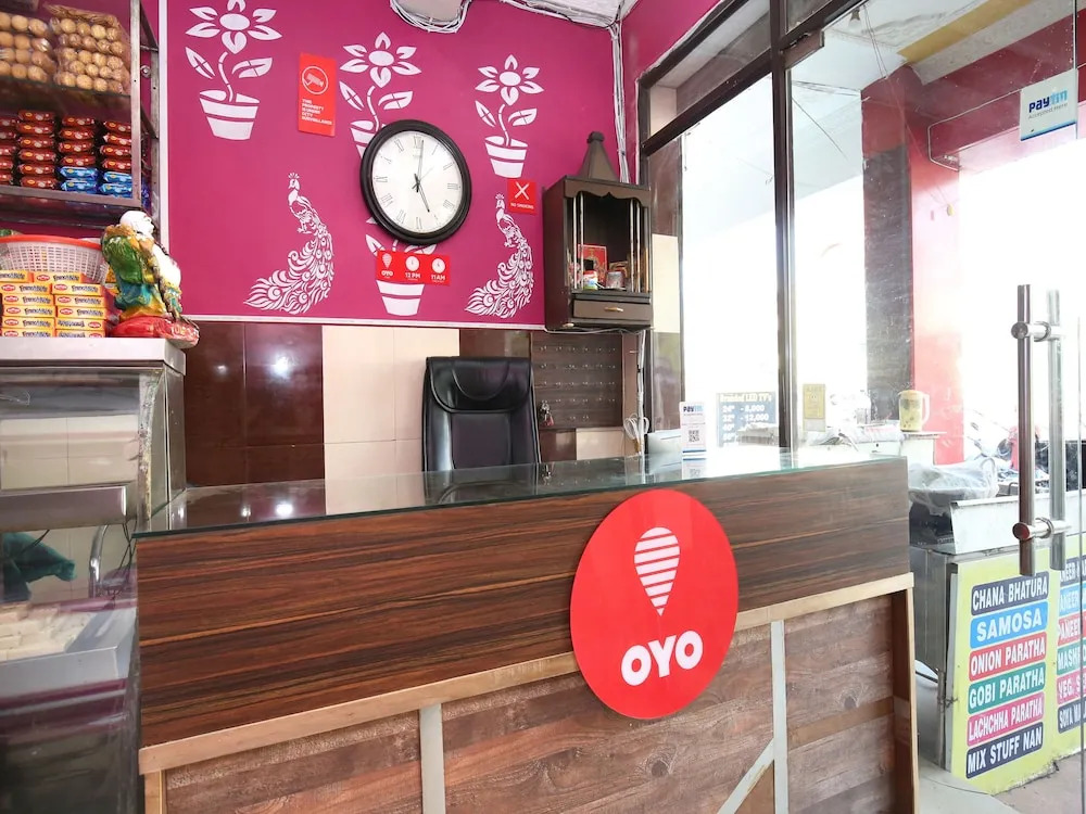 OYO 12967 Hotel Simran