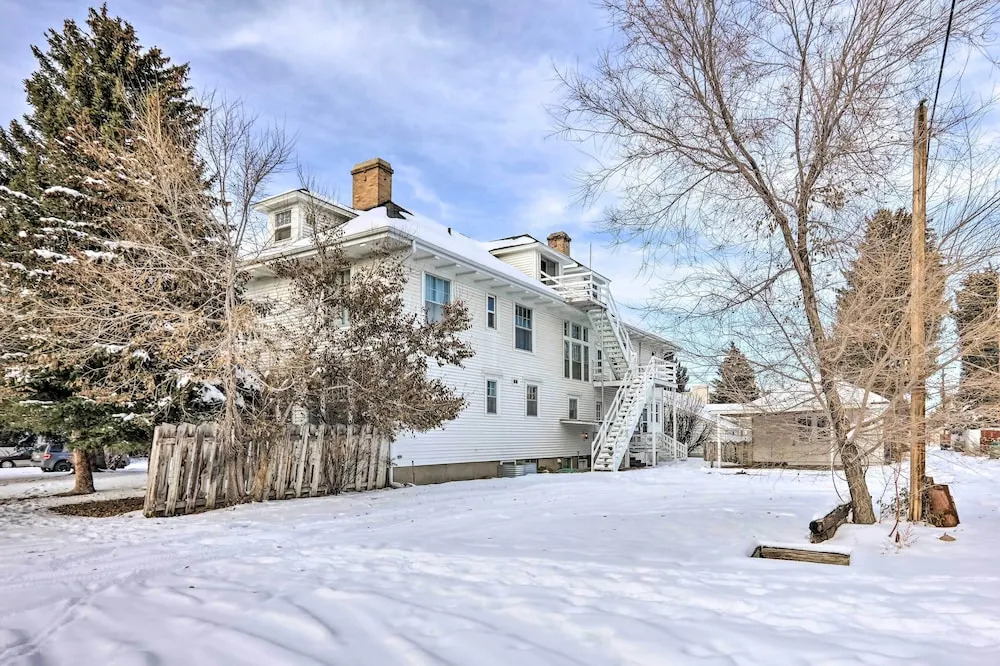 2nd-floor Dillon Apt - Near University & Fishing!