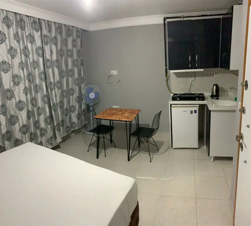 White Palace Apart