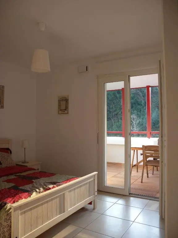 HENDAYE- T2 3*-Wifi-350m plage-terrasse-garage
