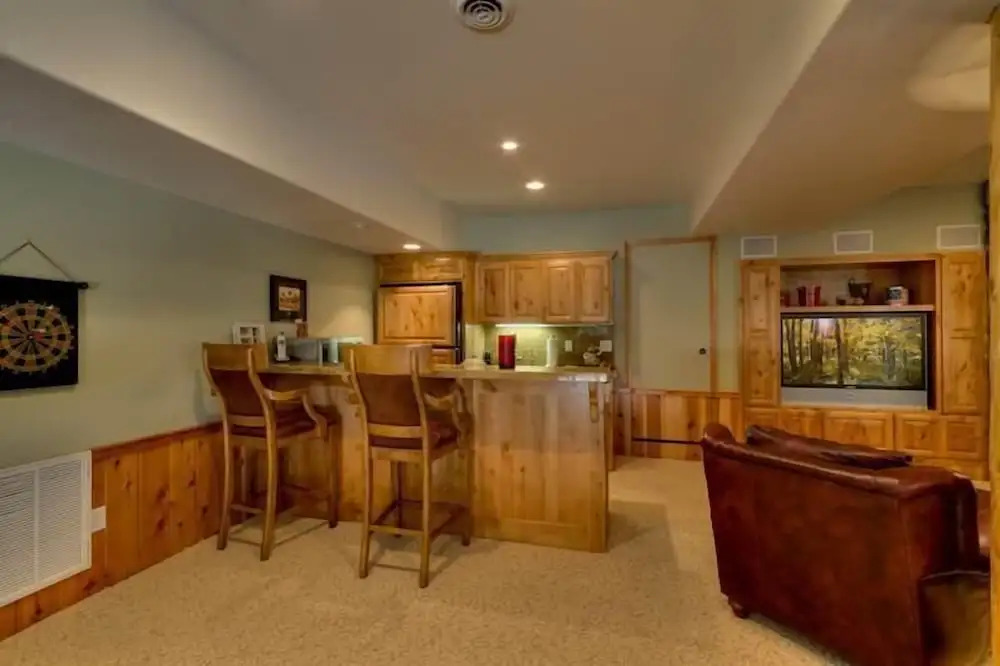 Mv16: Bear Lair Estate with Hot Tub Pn1133