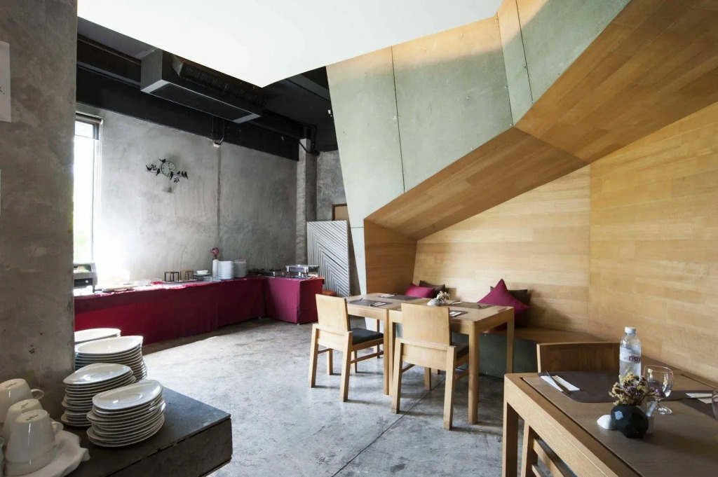 The Now Hotel