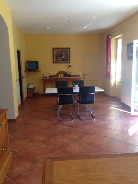 Olonzac. Chambres d hôtes avec piscine