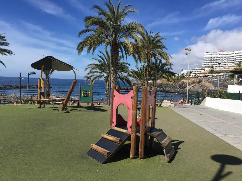Primera línea de mar ! Wuifi y parking gratis!