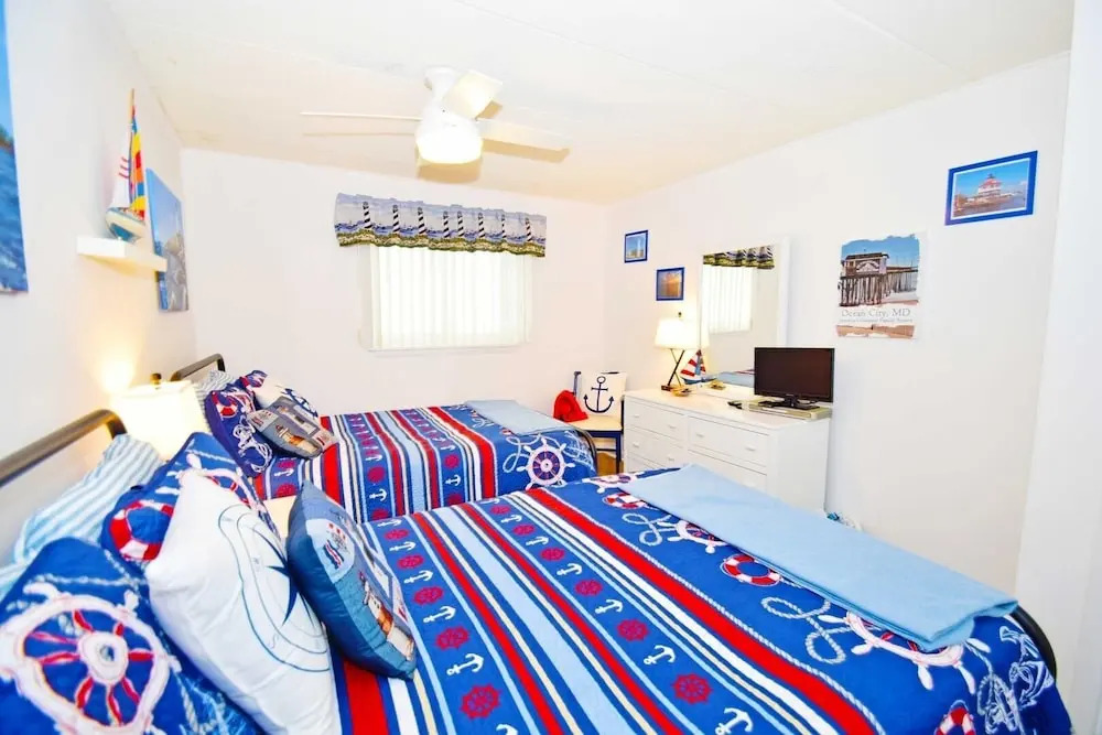 Thunder Island 15a 2 Bedroom Condo by RedAwning