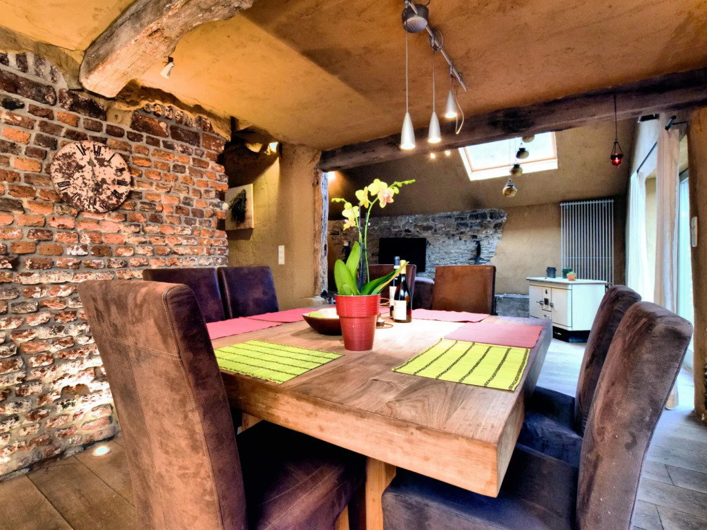 Relaxing Retreat Near Forests