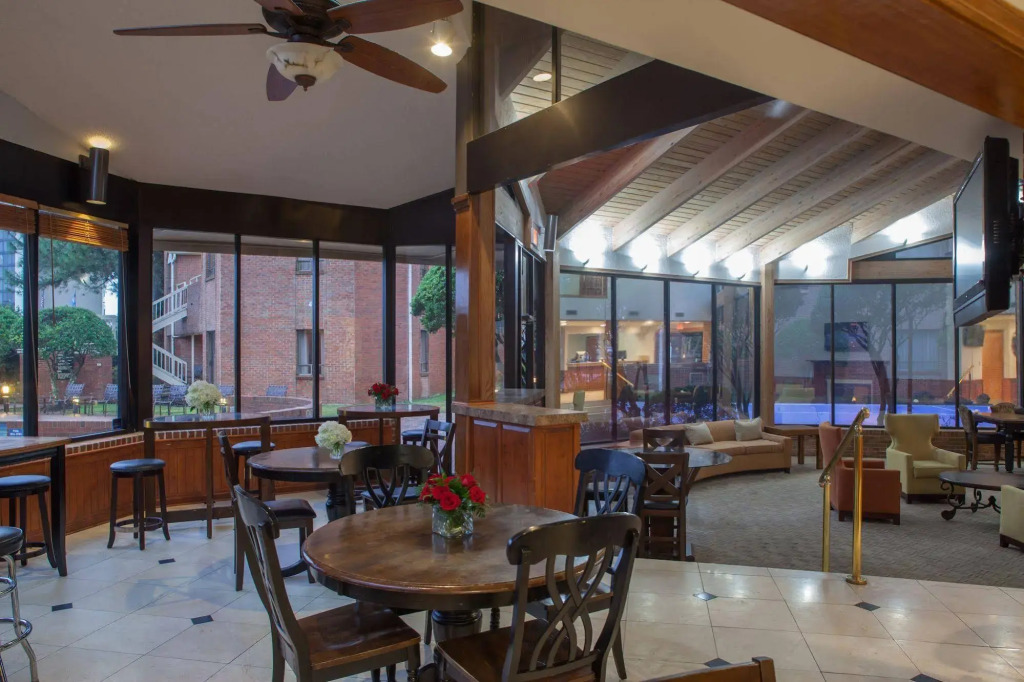 Cloverleaf Suites Baton Rouge