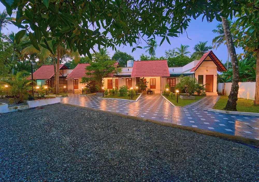 Sarang Resort Varkala by VOYE HOMES - Rooms & Pool Villas