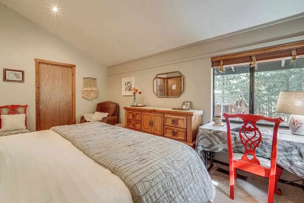 Free Ski Shuttle! Spacious Northstar Resort Cabin