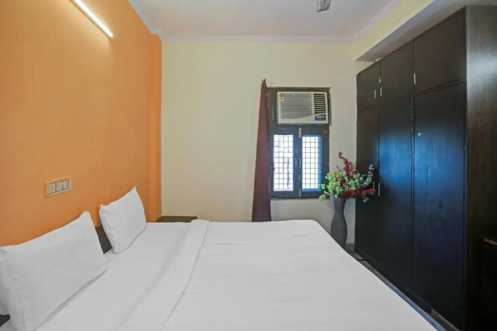 OYO Flagship 80533 Green Homes