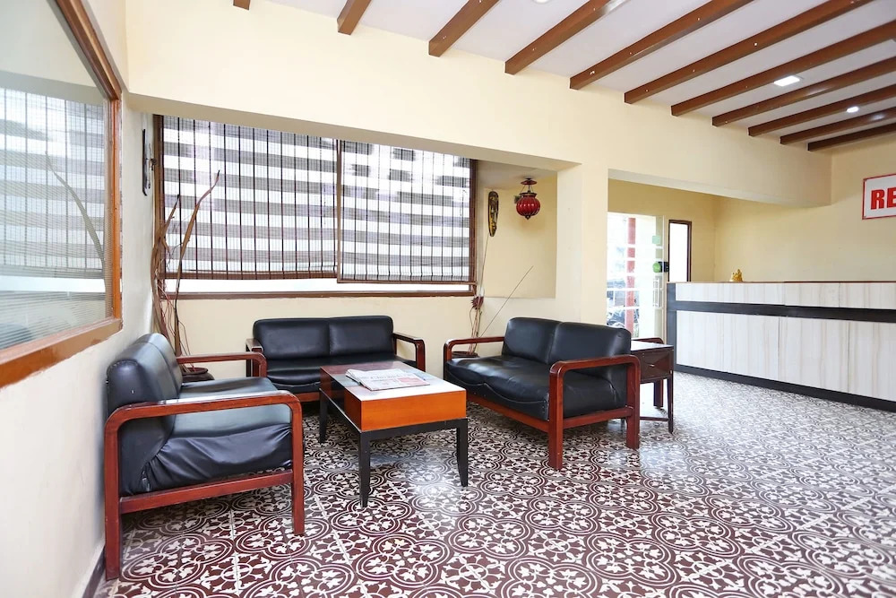 OYO Flagship 2207 Hotel Transit