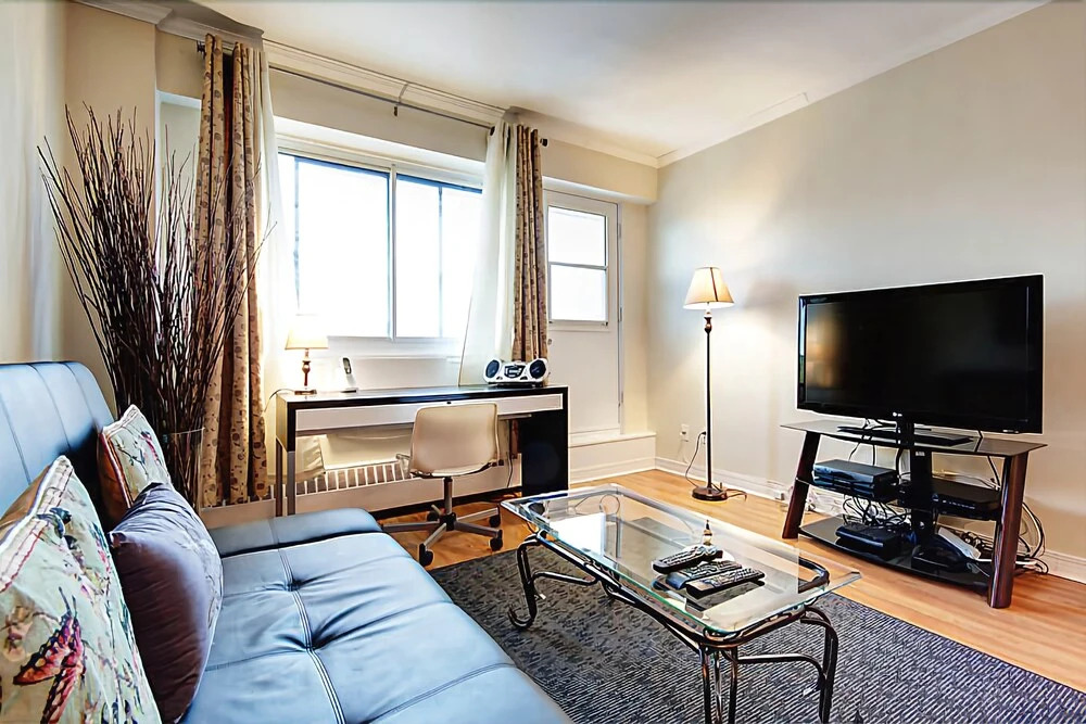1-Bedroom Crescent Street by Hometrotting