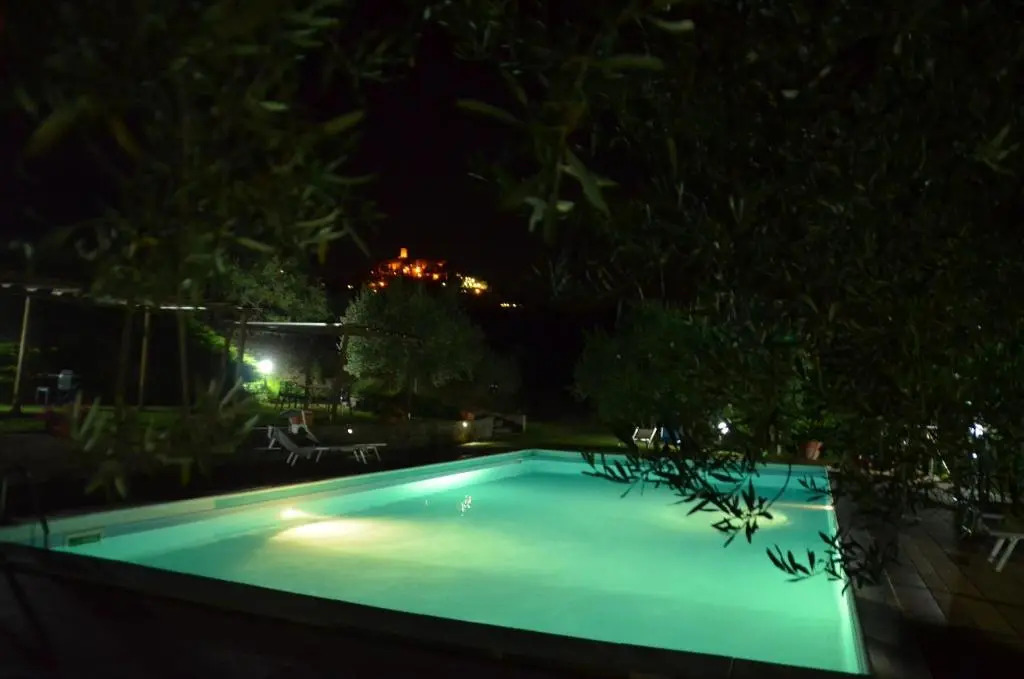Agriturismo Il Monte - Piscina tra gli Ulivi, Maneggio con Cavalli e WIFI