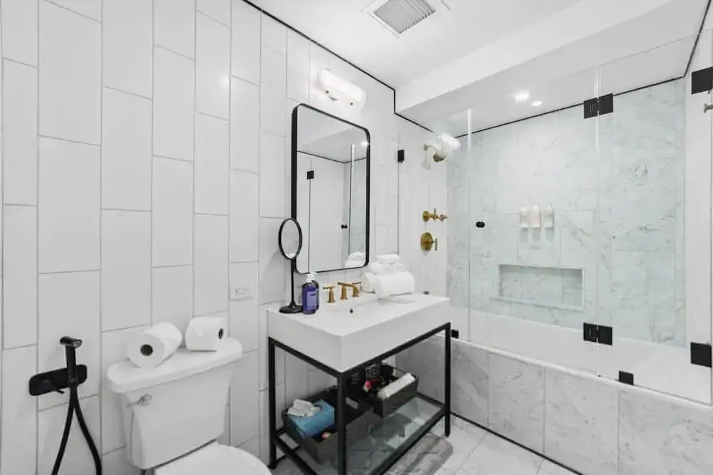 Clinton by Rovetravel 3BR Duplex w Backyard