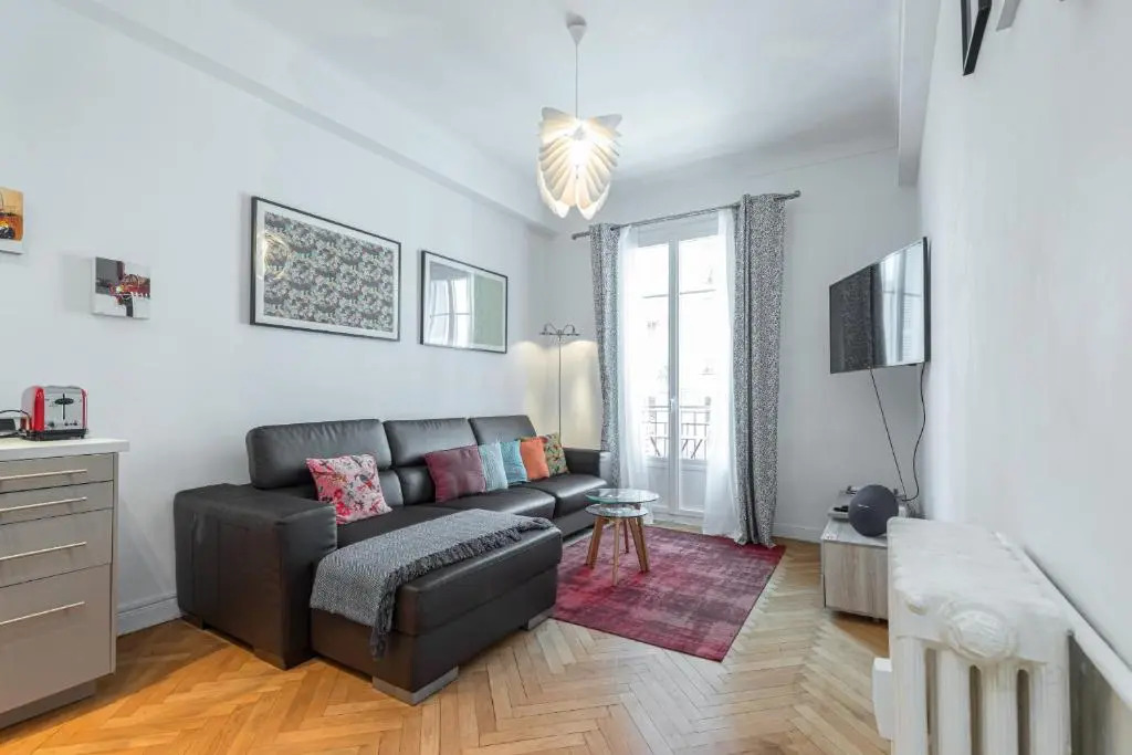 BH - CHARMANT 3 PIECES - Place Garibaldi 4 Personne
