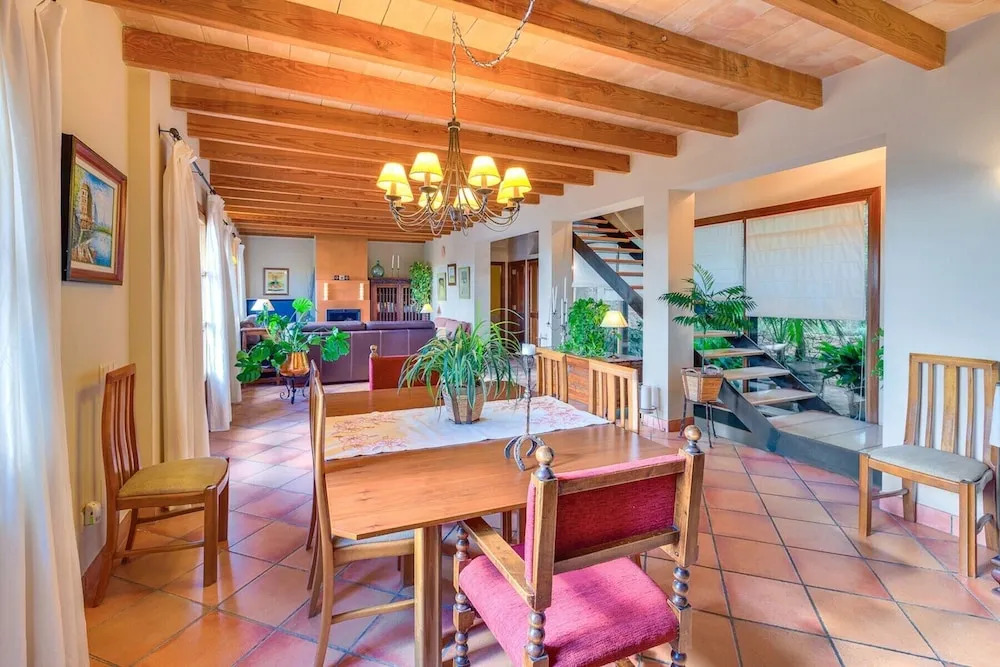 New! Villa Alaro by Priority