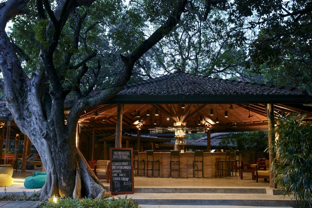 Lovely lodge & Hostel