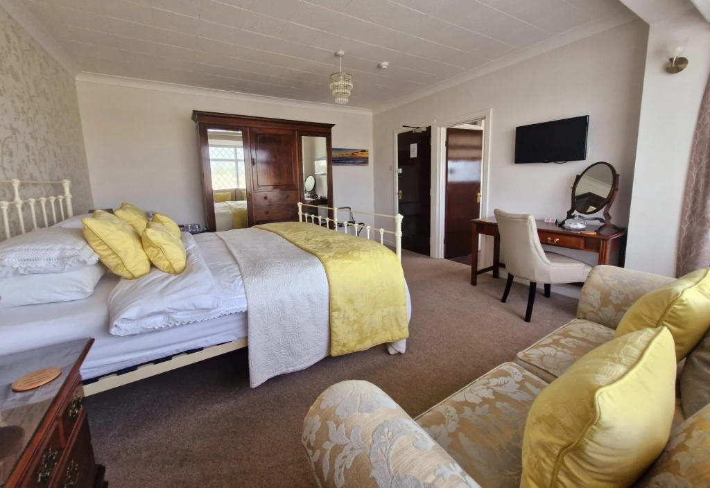 The Coast Yard B & B and Garden Chalets