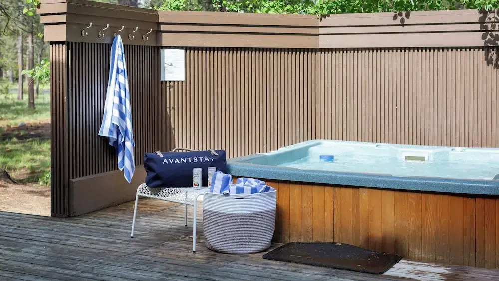 Skylight by Avantstay Elevated Mountain Home w/ Hot Tub, Billiards, Large Patio
