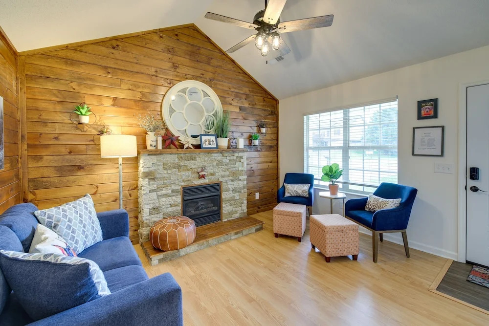 Pet-friendly Pigeon Forge Home w/ Deck!