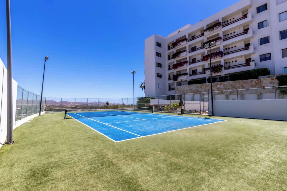 New 2 BR Condo in San Jose - Pool - Tennis