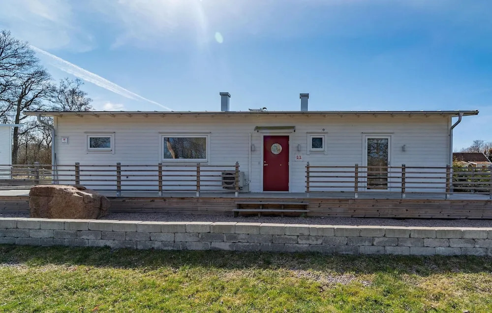 Three-Bedroom Holiday Home In Kopingsvik