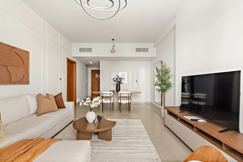 Silkhaus Exclusive 1BR Stay at Julphar Tower