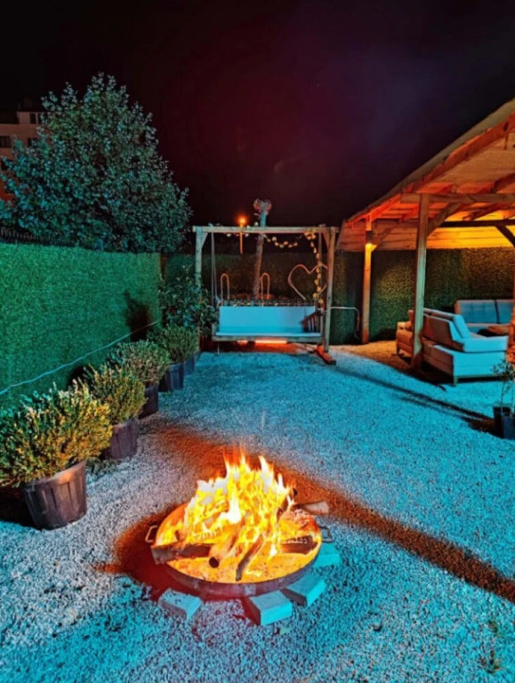 Bungalow with Shared Garden near Beach in Cinarcik